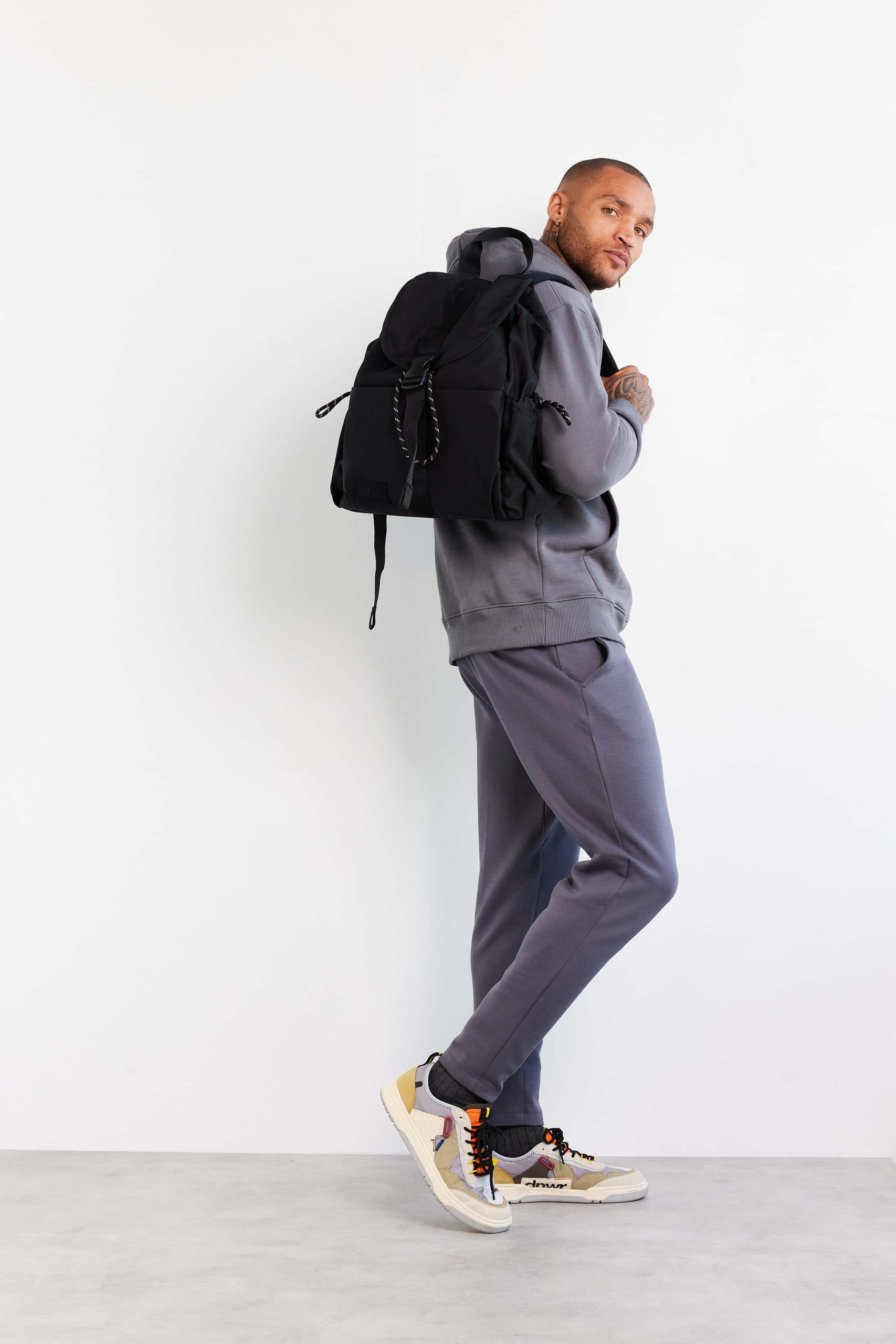 BEIS123460_Backpack_Black_63.jpg