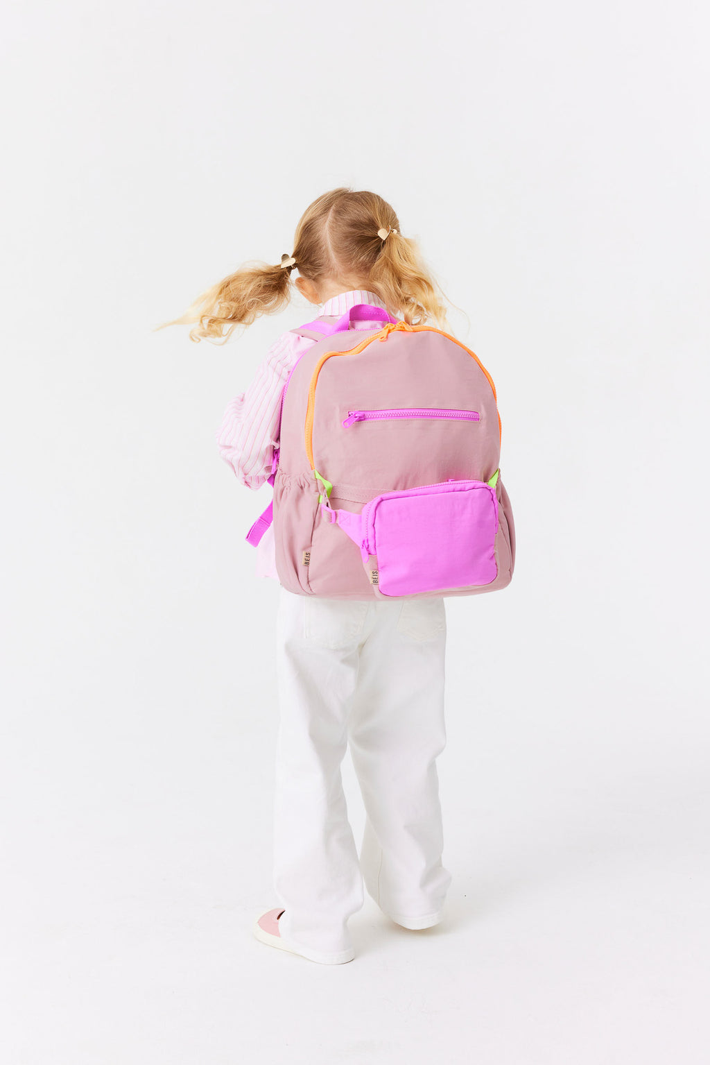 BEIS124516-KidsBackpack-Atlas-Model-0251_1024x.jpg