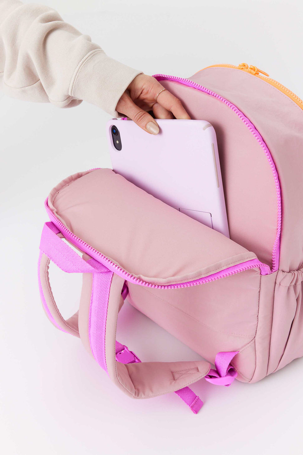 BEIS124516-KidsBackpack-Atlas-Product-Detail-0567_1024x.jpg