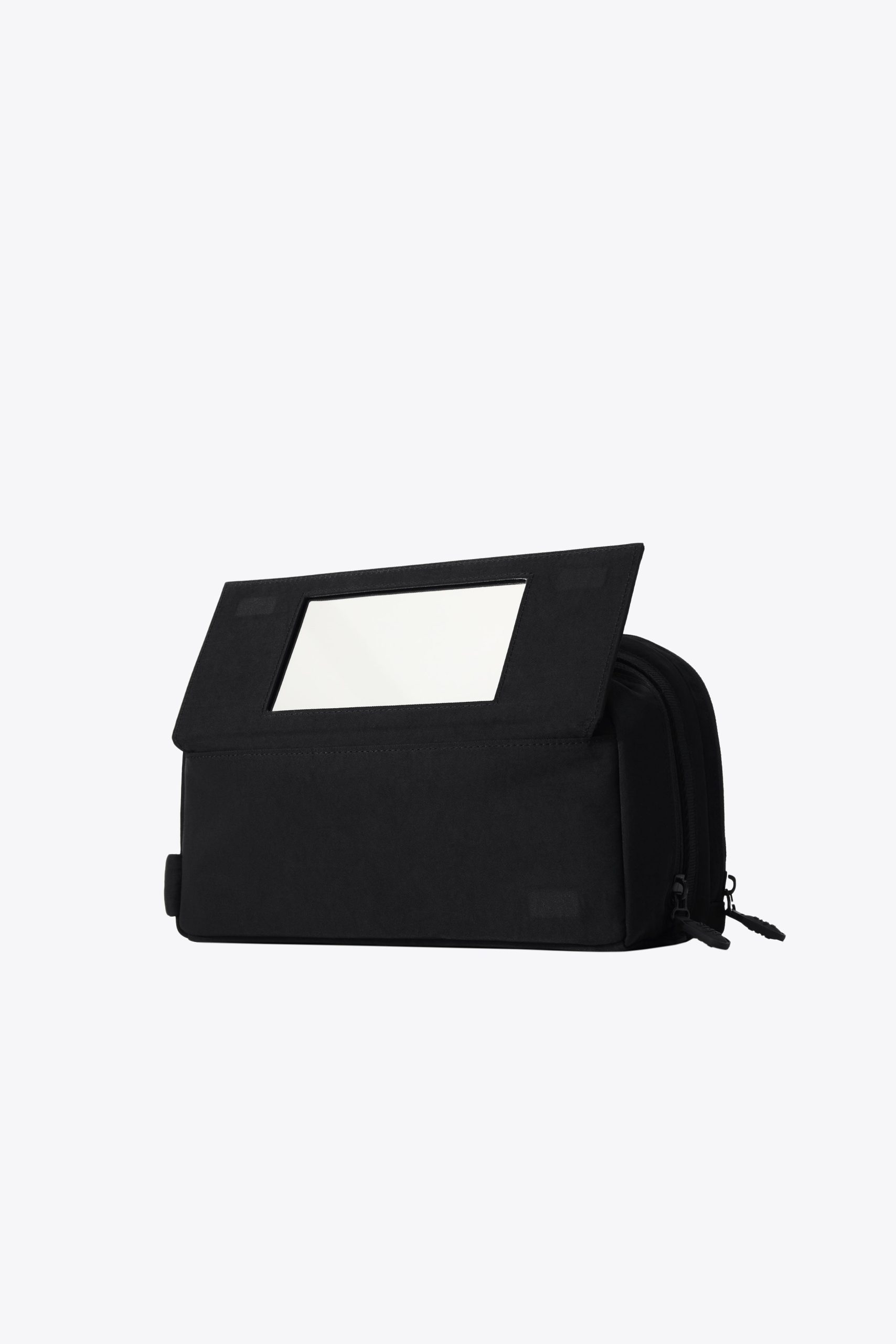 BEIS132503-TheToiletryBag-Black-product-back_0503_V1.jpg