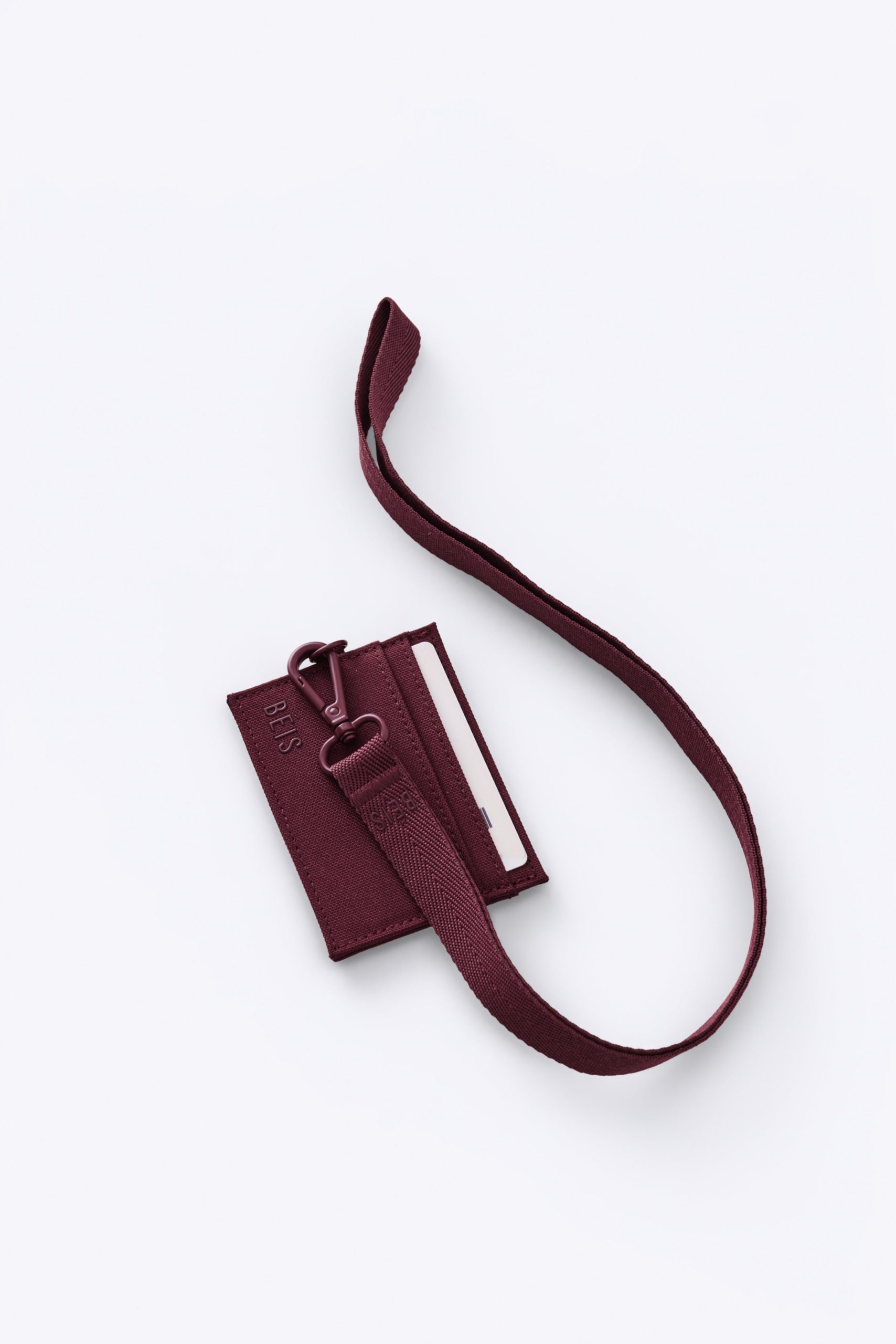 BEIS151401-TheIDCardHolder-Burgundy-Details-1427_V1.jpg