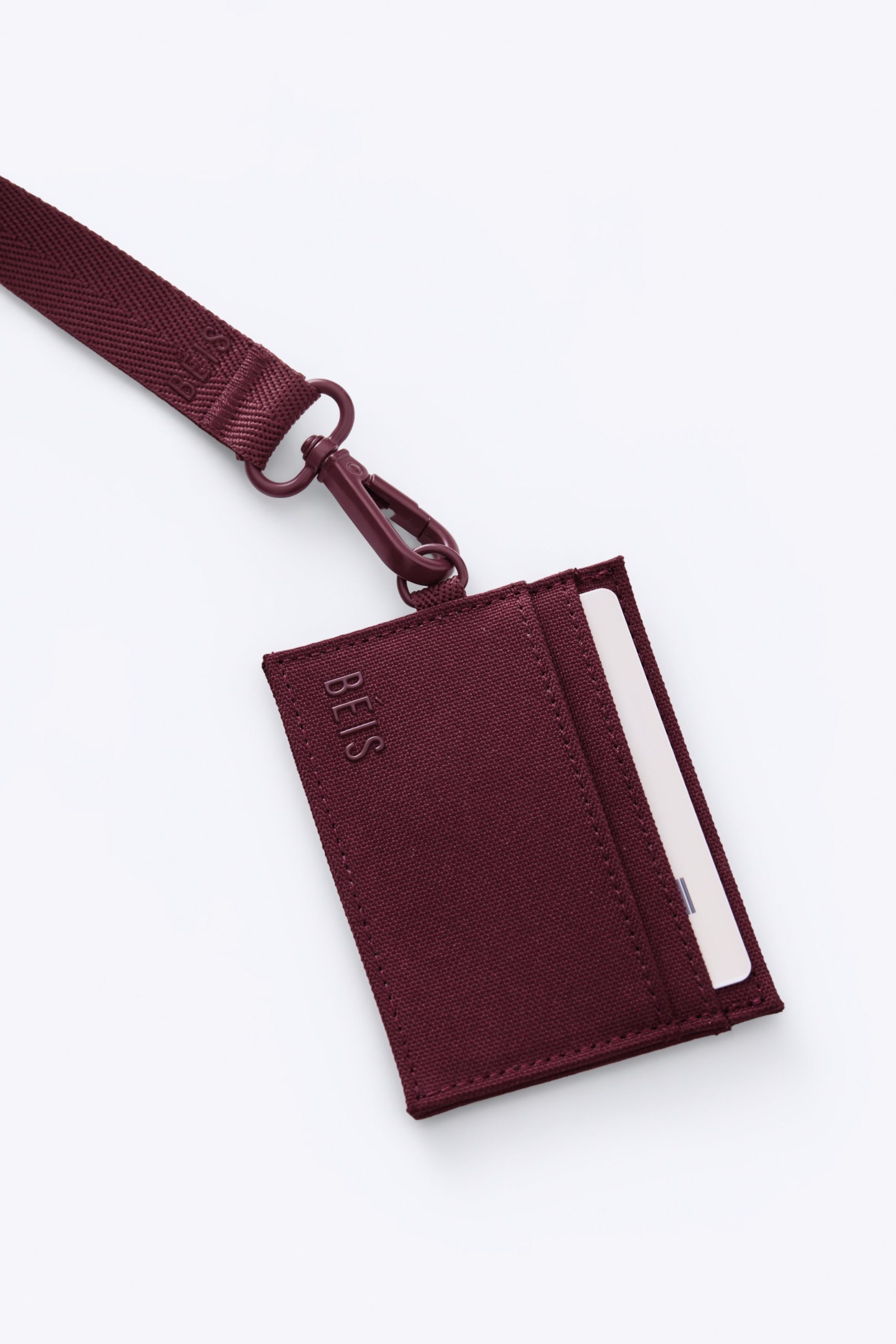 BEIS151401-TheIDCardHolder-Burgundy-Details-1429_V1.jpg