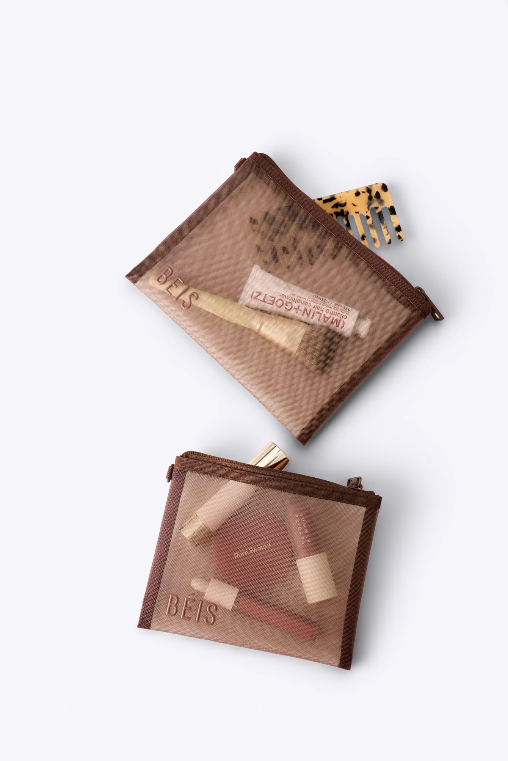 BEIS156503-TheEssentialToiletryKit-Maple-Details_1022_V1.jpg