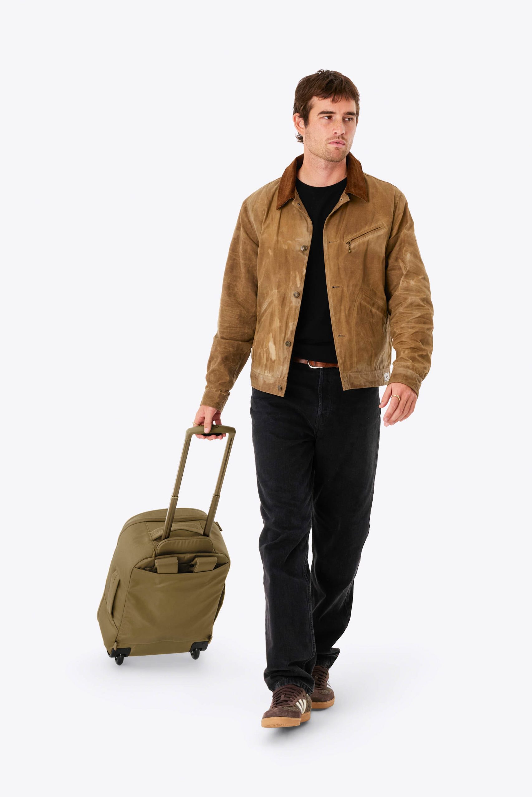 BEIS166503-TheProHybridCarryOn-Khaki-Model_1053_V1.jpg