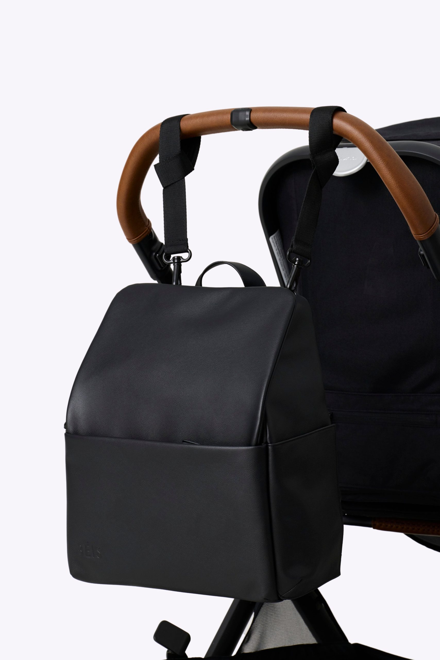 BEIS171501-TheEverydayDiaperBackpack-BlackVeganLeather-Details-0675_6be6ba81-7339-4372-bb8b-748ead1fd1e8.jpg