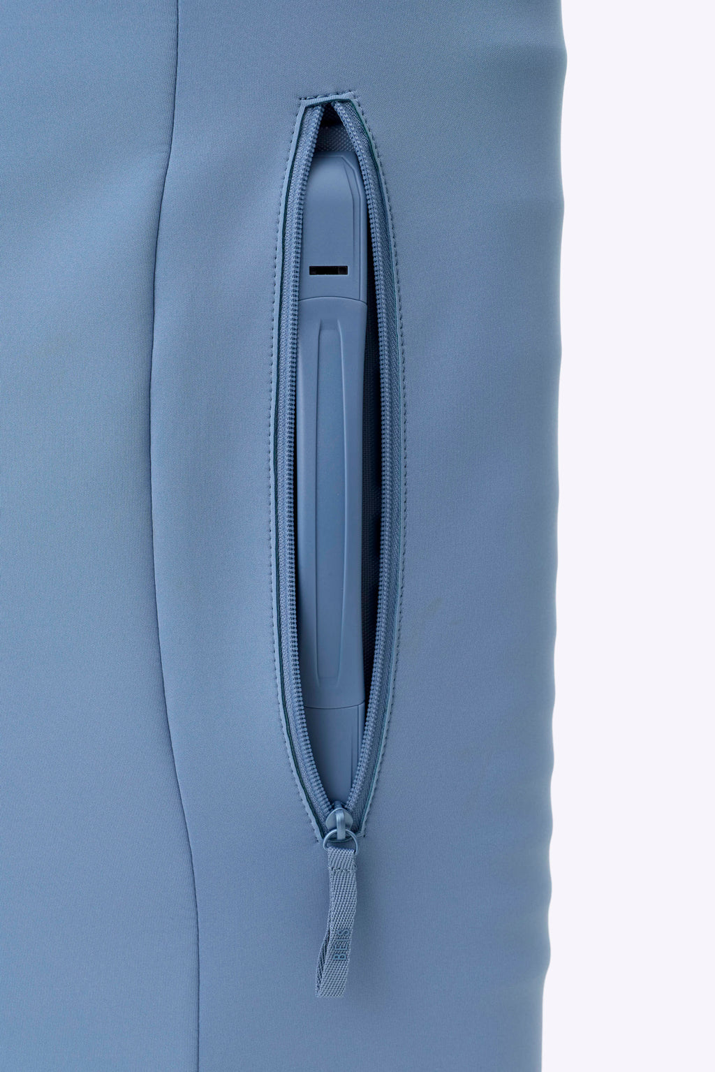 BEIS177403-TheCheckInLuggageCover-DustyBlue-Details-1206_1024x.jpg