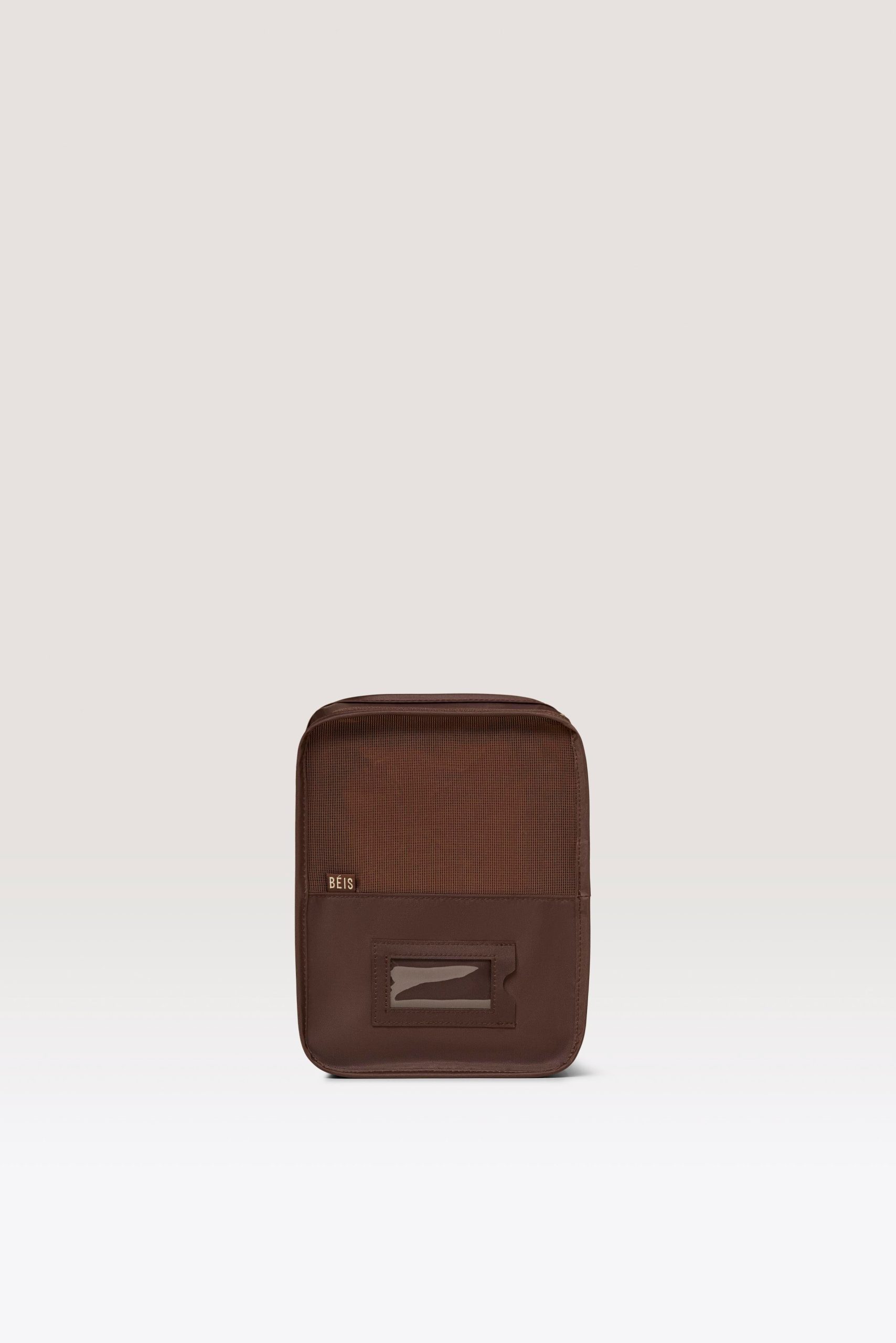 BEIS181802-ThePackingCubeMedium-Maple-Product-0640_3f9bdeee-76f8-47fd-9dfa-3bf7fa2bf0a6.jpg