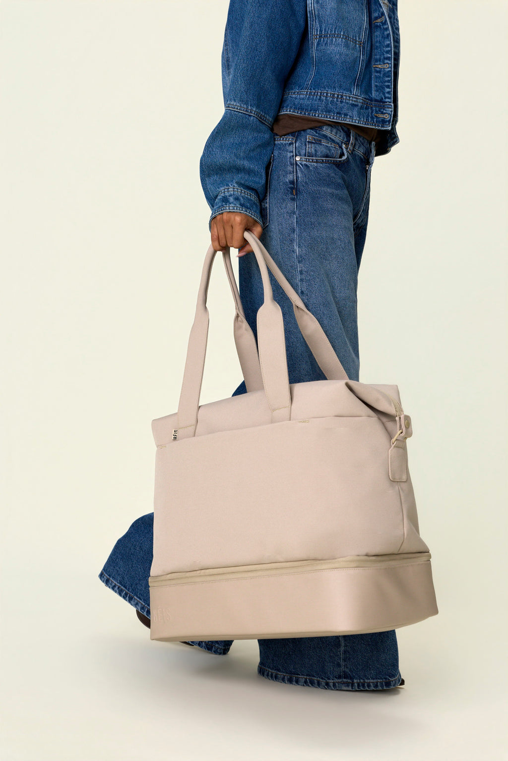 BEIS182401-TheWeekender-Beige-Model-1_1024x.jpg