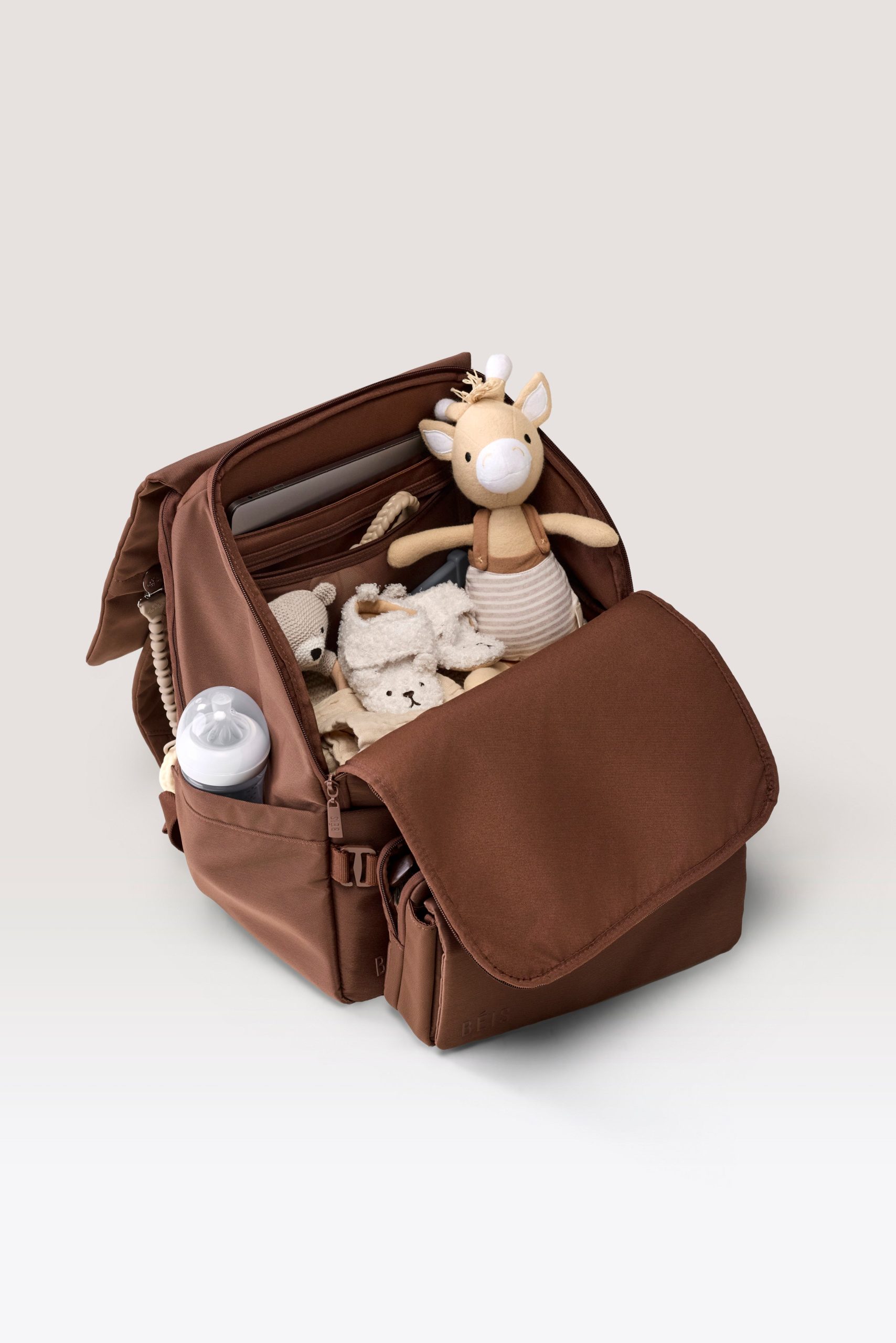 BEIS182501-TheUltimateDiaperBackpack-Maple-Details_0404.jpg