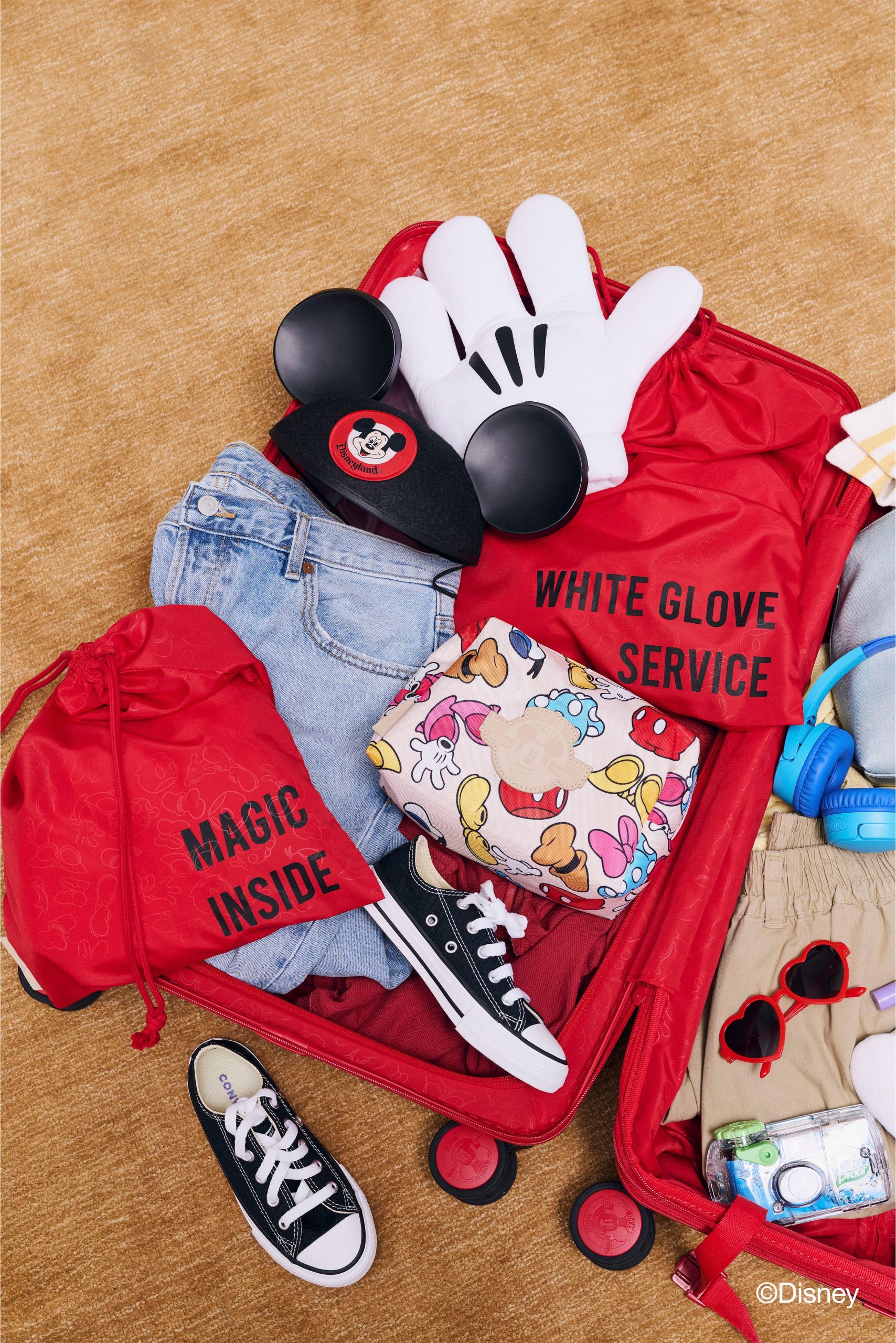 BEIS184701-T6heDisneySmallCarryOnRoller-MickeyMouseRed-Product-0026_067375bc-152b-40ac-ab3b-4cf884fb47bb.jpg