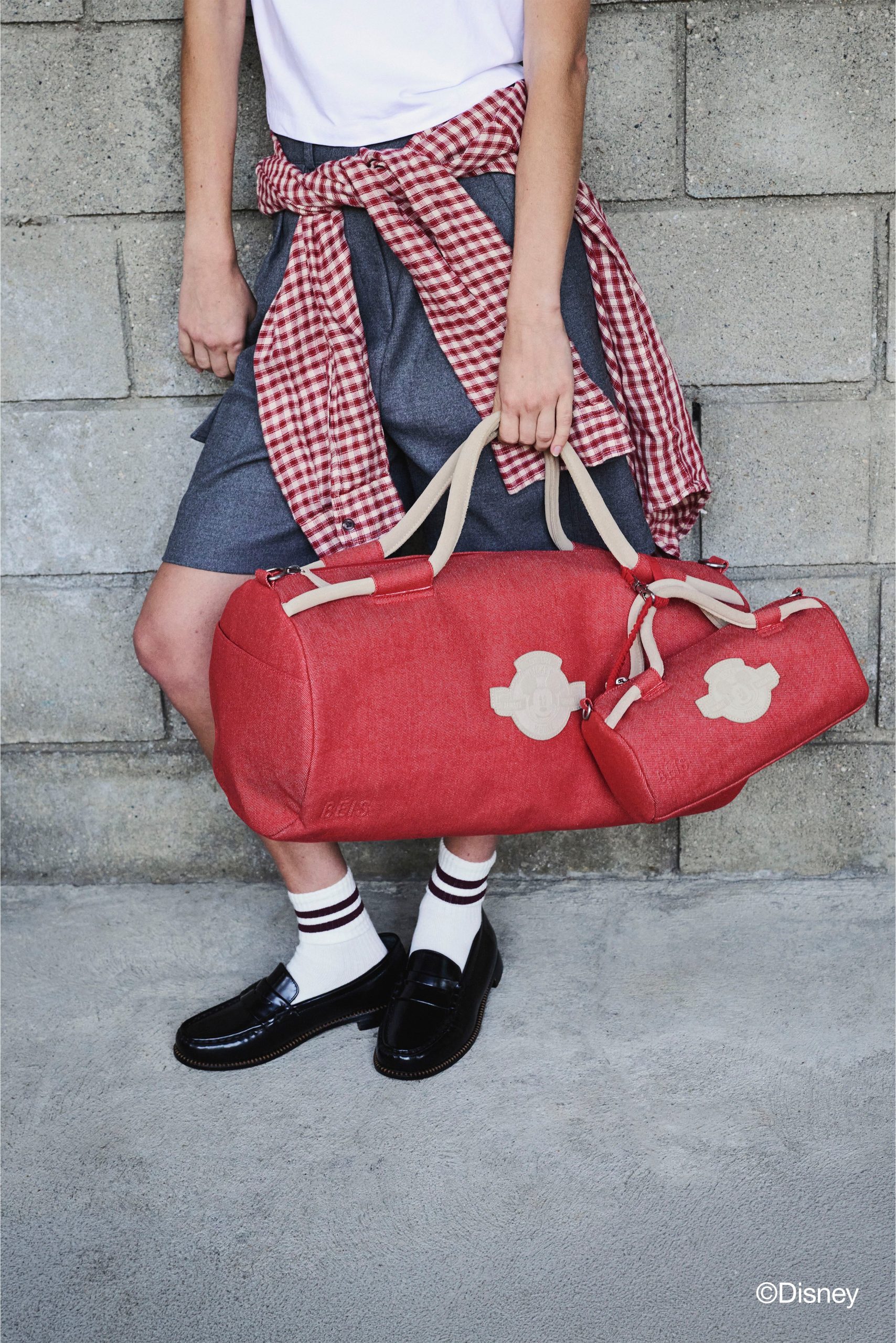 BEIS184701-TheD22isneySmallCarryOnRoller-MickeyMouseRed-Product-0026_4e370b22-5f89-420e-93c3-fe04c4c7aa09.jpg