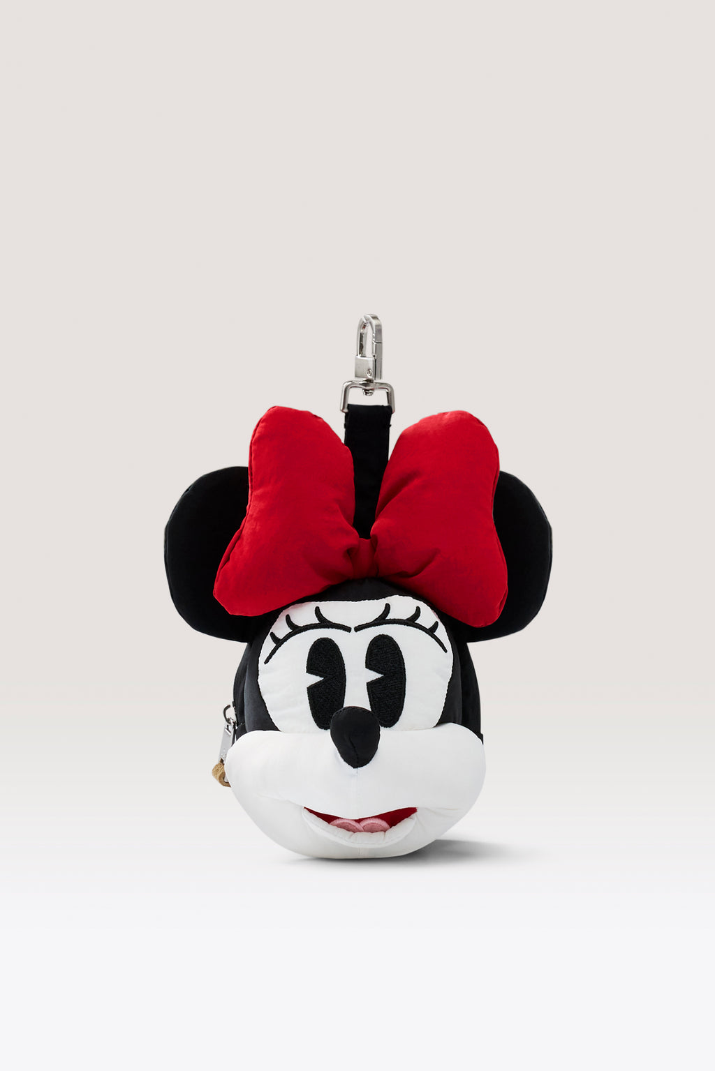 BEIS186701-TheMinnieMouseCharmPouch-Black-Product-0200_1024x.jpg