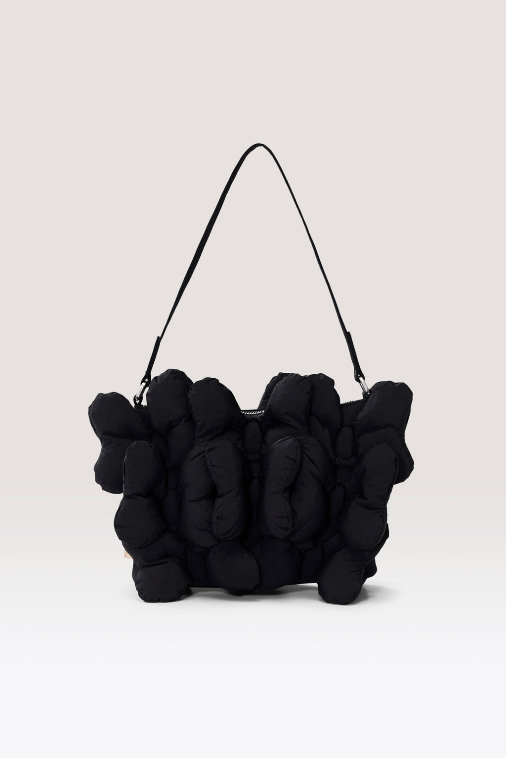 BEIS187302-TheMinnieMouseBowHandbag-Black-Product-0147_1024x.jpg