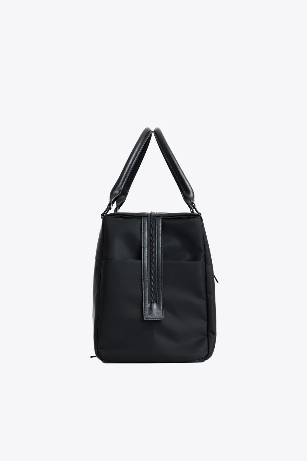 BEIS323434-Overnighter-Black-Side-4277_1024x.jpg