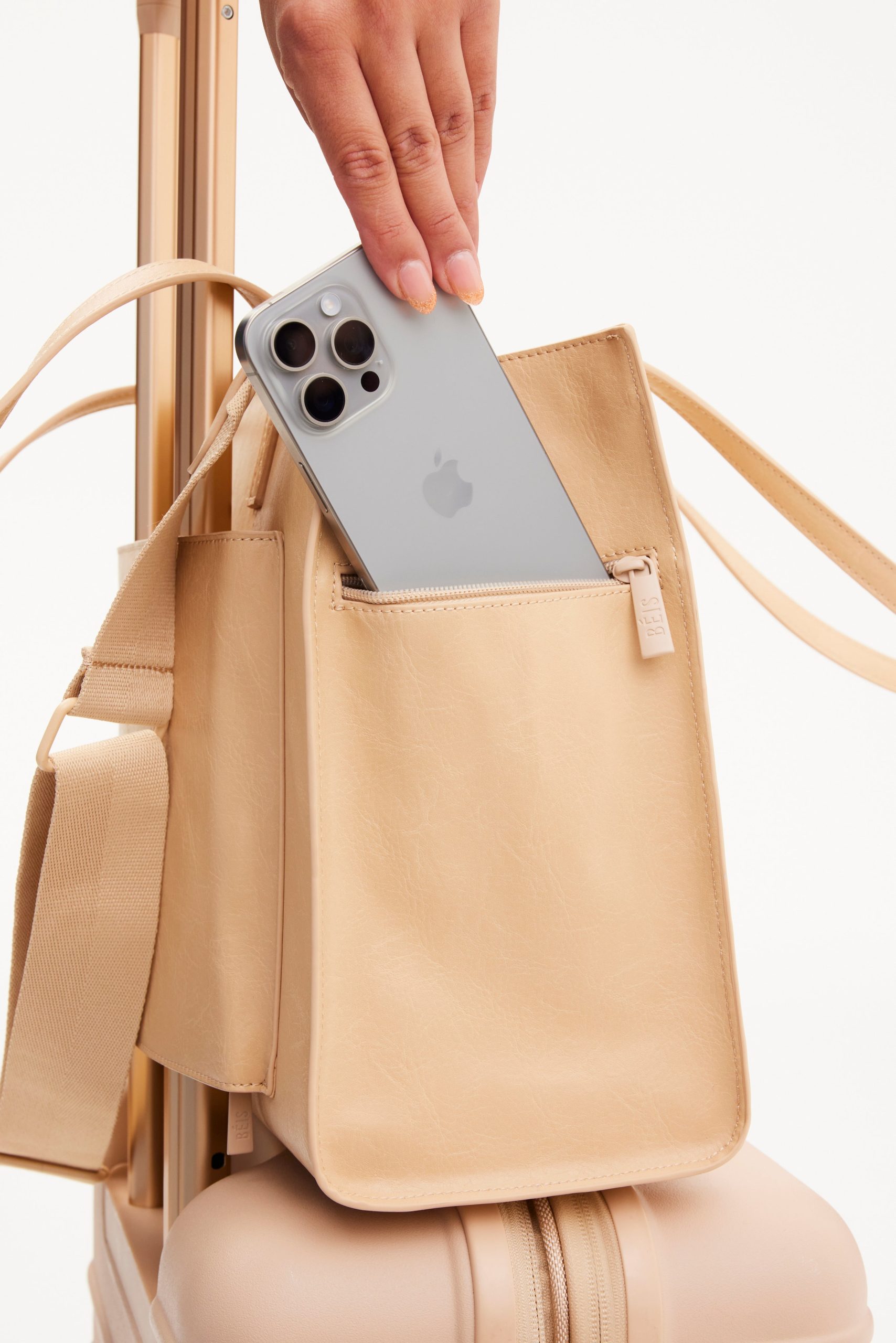 BEIS324651-WorkTote-Beige-Details_1475.jpg