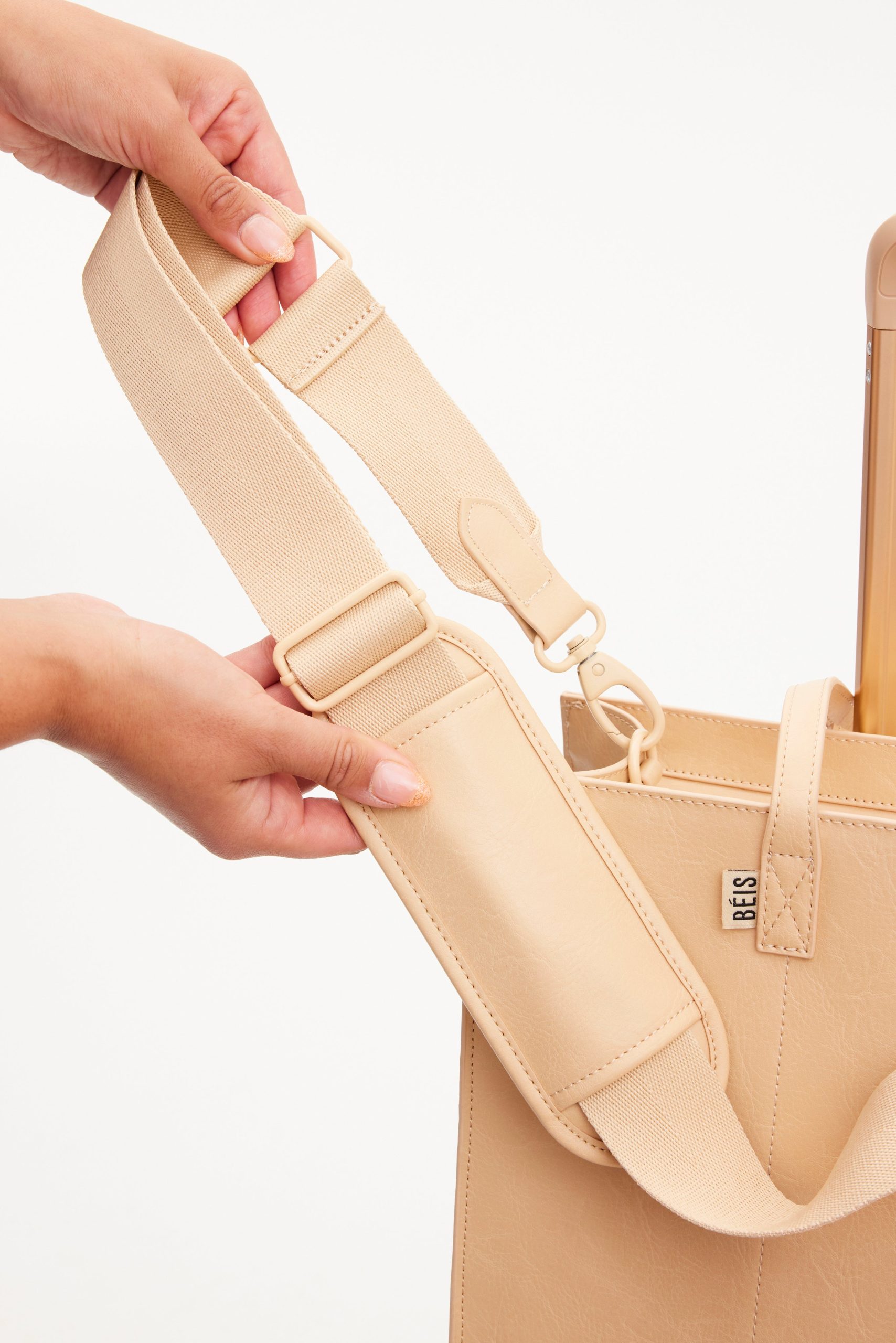 BEIS324651-WorkTote-Beige-Details_1479.jpg