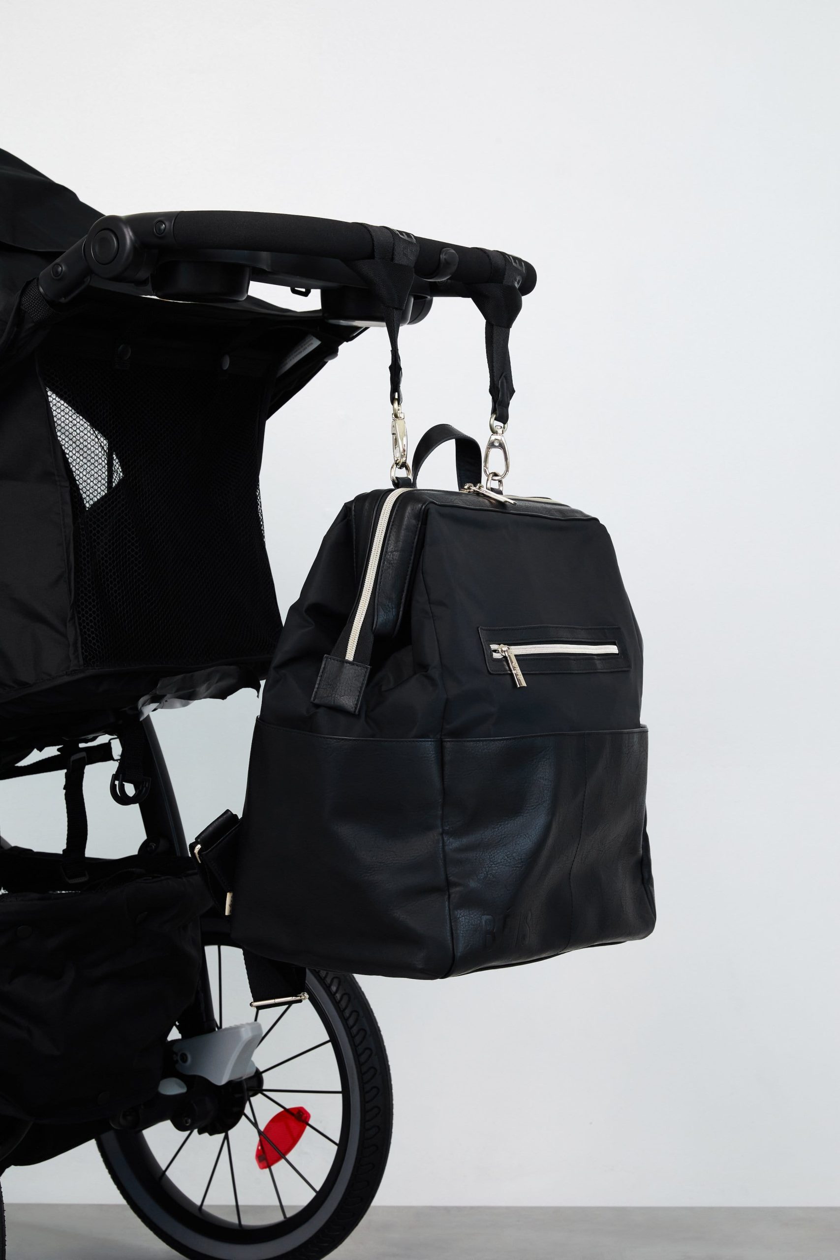 Beis_DiaperBackpack_Black_0288.jpg