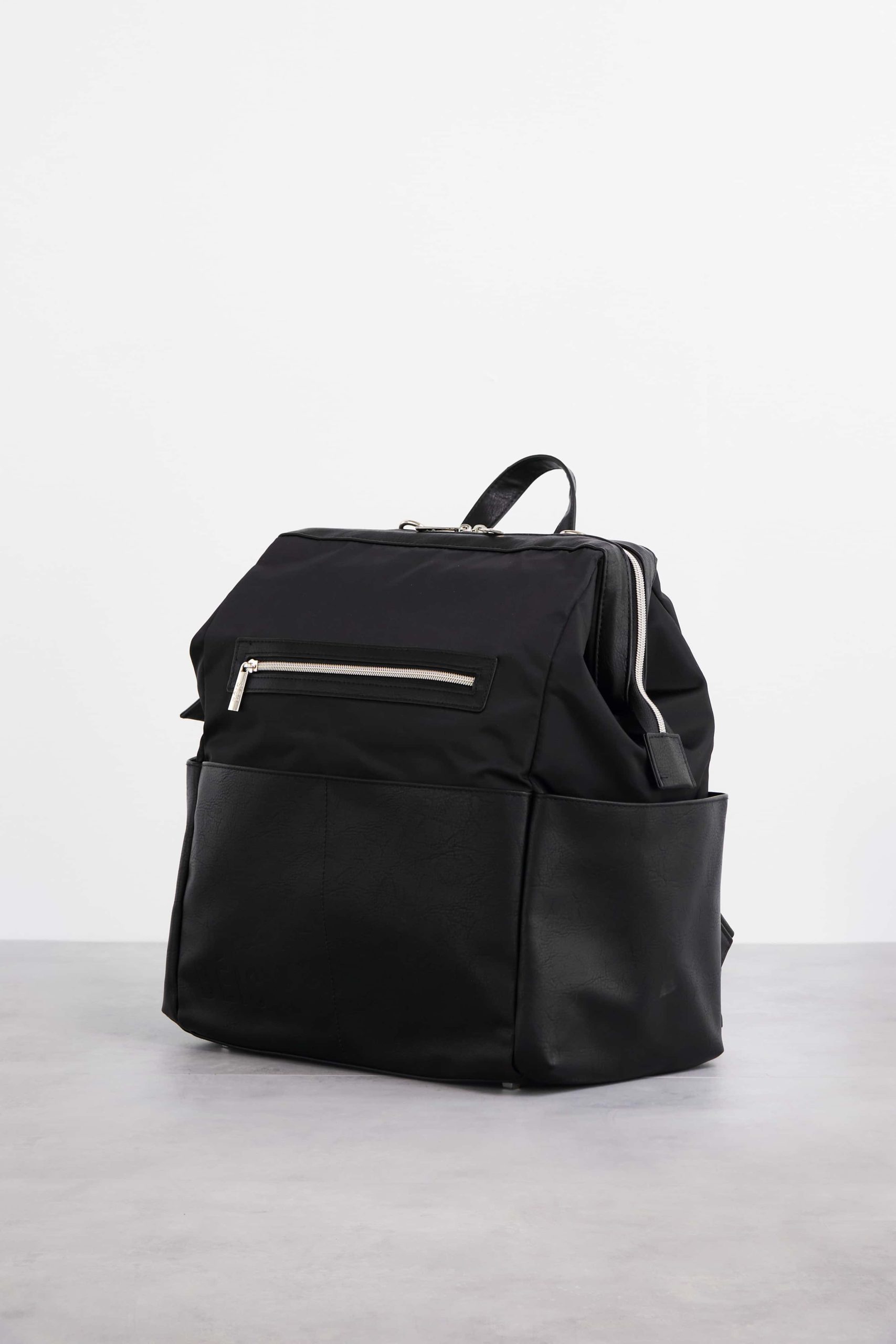 Beis_DiaperBackpack_Black_12263.jpg