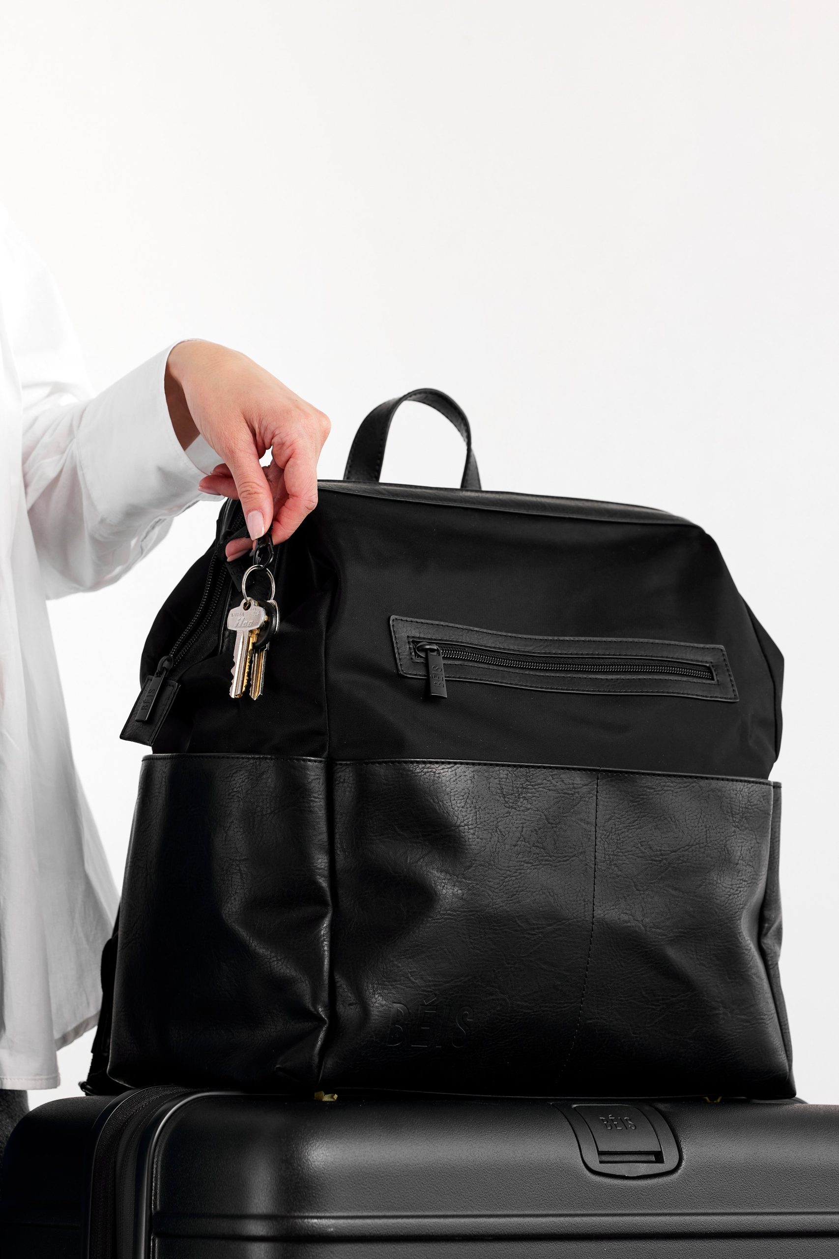 Beis_DiaperBackpack_Black_Detail_0716.jpg