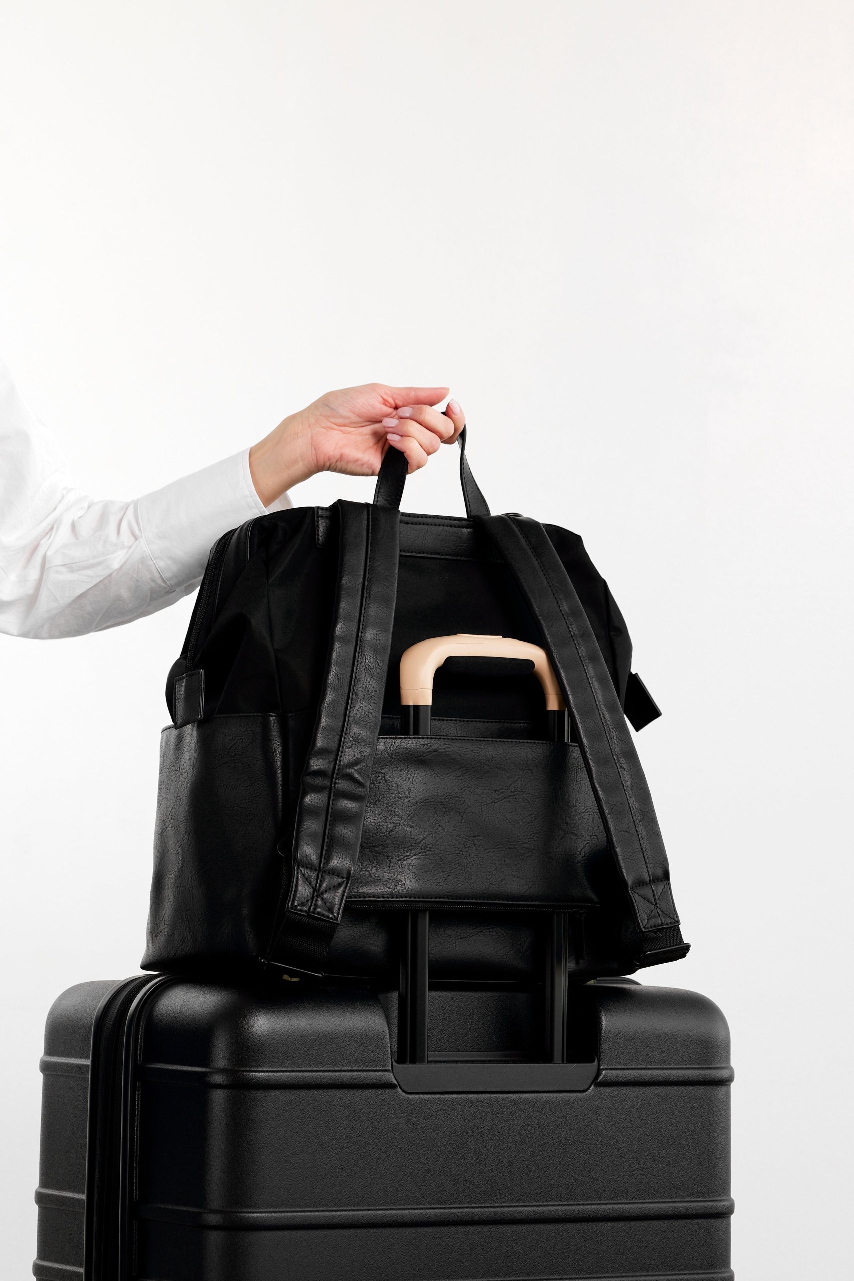Beis_DiaperBackpack_Black_Detail_0769.jpg
