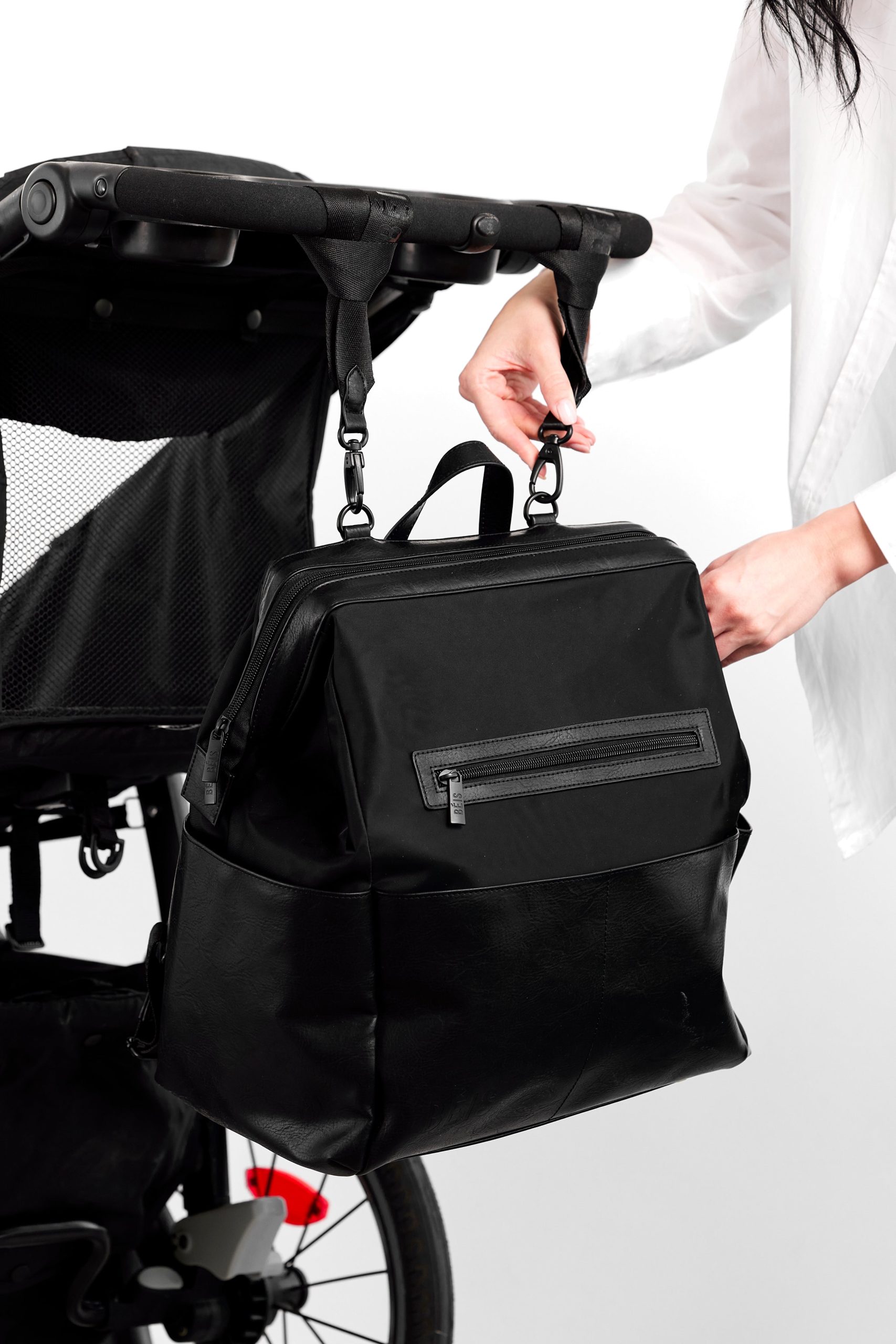Beis_DiaperBackpack_Black_Detail_0773.jpg