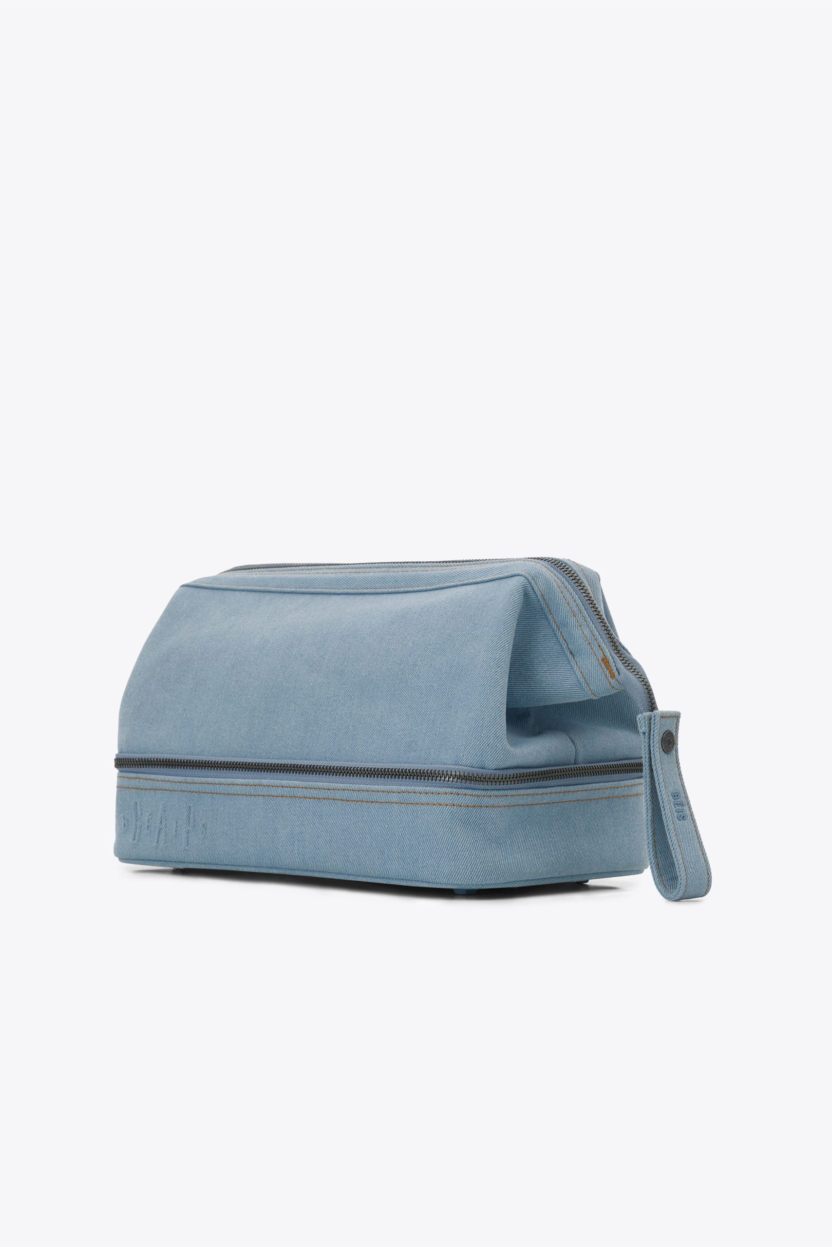 gapproduct_0019_BEIS145601-GapXTheDoppKit-DenimBlue-Product_0143_V2.jpg